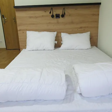 Foka Hostel *